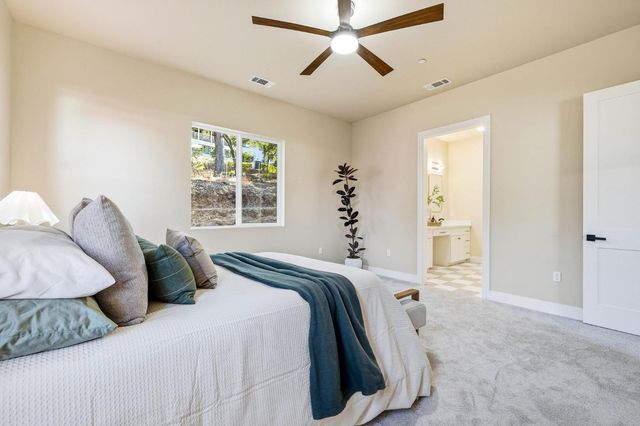 3284 Oxford Rd, Cameron Park, CA 95682