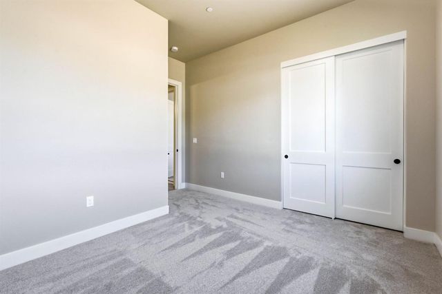 3284 Oxford Rd, Cameron Park, CA 95682