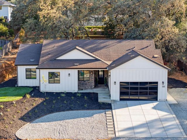 3284 Oxford Rd, Cameron Park, CA 95682