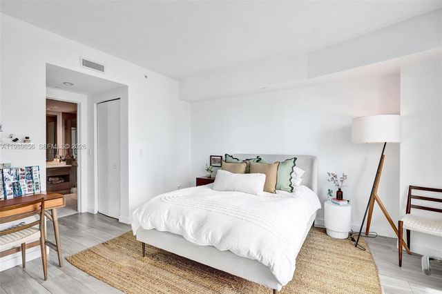 1300 S Miami Ave 2503, Miami, FL 33130