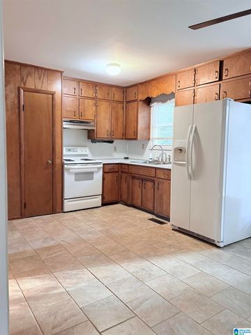 909 LONGVIEW CIRCLE, Adamsville, AL 35005