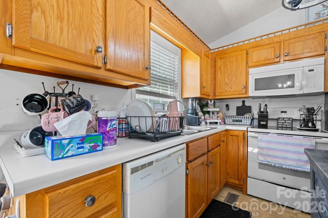 900 Pine Mountain Road, Hudson, NC 28638