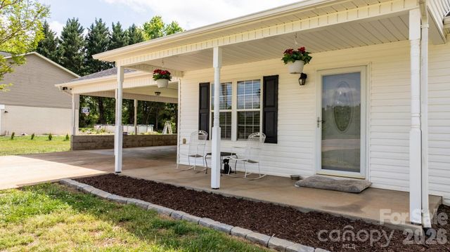 900 Pine Mountain Road, Hudson, NC 28638