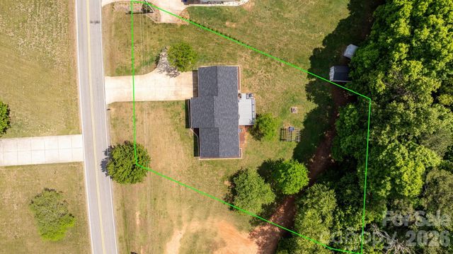 900 Pine Mountain Road, Hudson, NC 28638