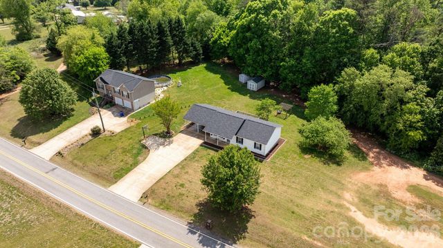 900 Pine Mountain Road, Hudson, NC 28638