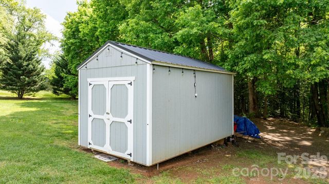 900 Pine Mountain Road, Hudson, NC 28638