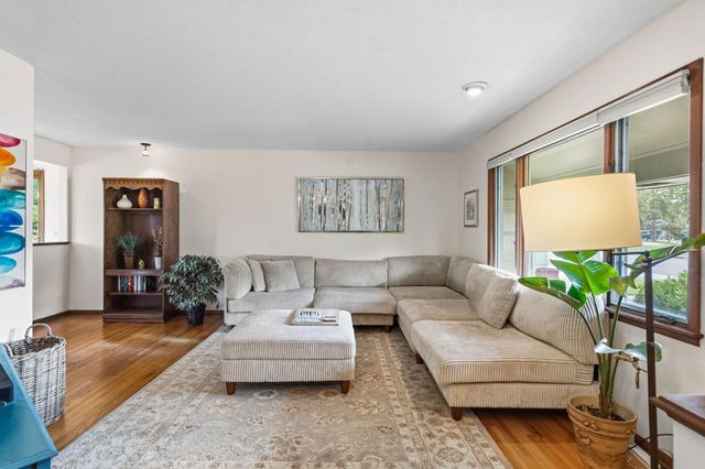 2245 Beam Avenue, Maplewood, MN 55109