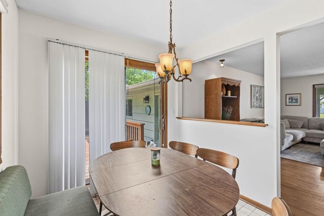 2245 Beam Avenue, Maplewood, MN 55109