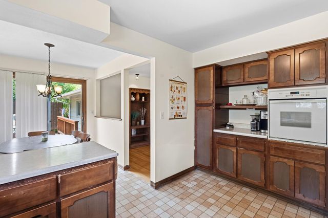 2245 Beam Avenue, Maplewood, MN 55109