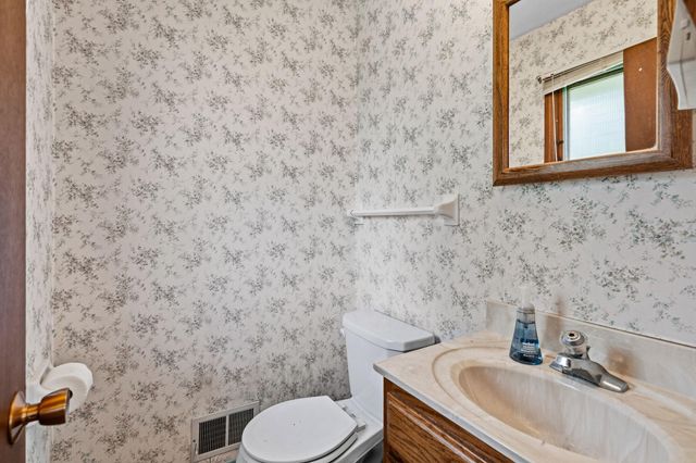 2245 Beam Avenue, Maplewood, MN 55109