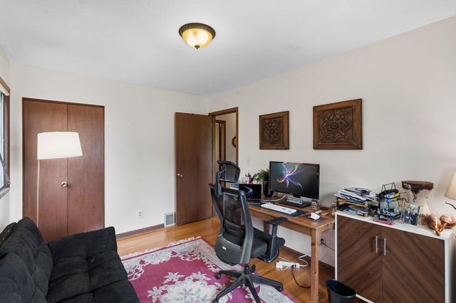 2245 Beam Avenue, Maplewood, MN 55109