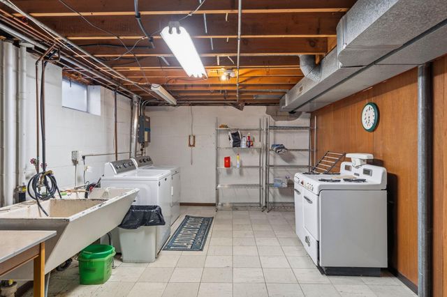 2245 Beam Avenue, Maplewood, MN 55109