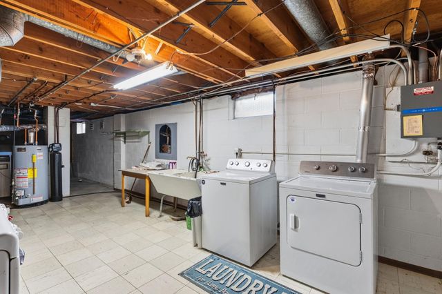 2245 Beam Avenue, Maplewood, MN 55109