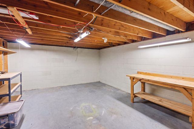 2245 Beam Avenue, Maplewood, MN 55109