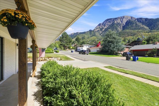 3661 E SPRUCE DR, Salt Lake City, UT 84124