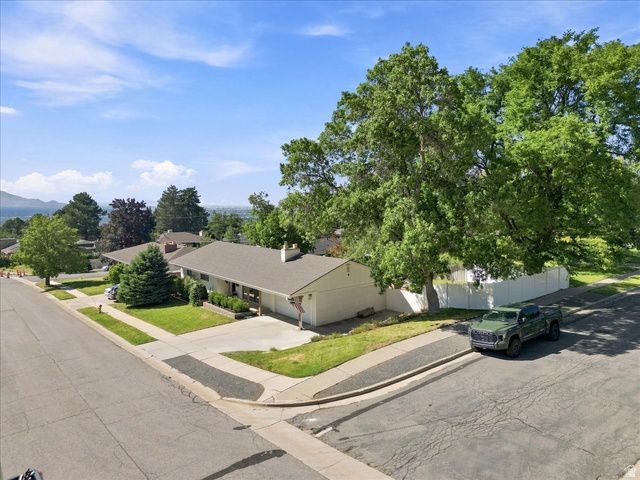 3661 E SPRUCE DR, Salt Lake City, UT 84124