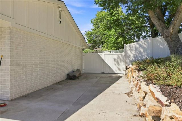 3661 E SPRUCE DR, Salt Lake City, UT 84124