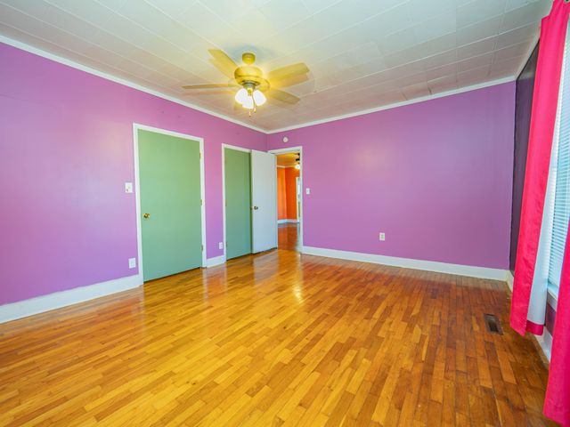 310 E CARPENTER ST, Moberly, MO 65270