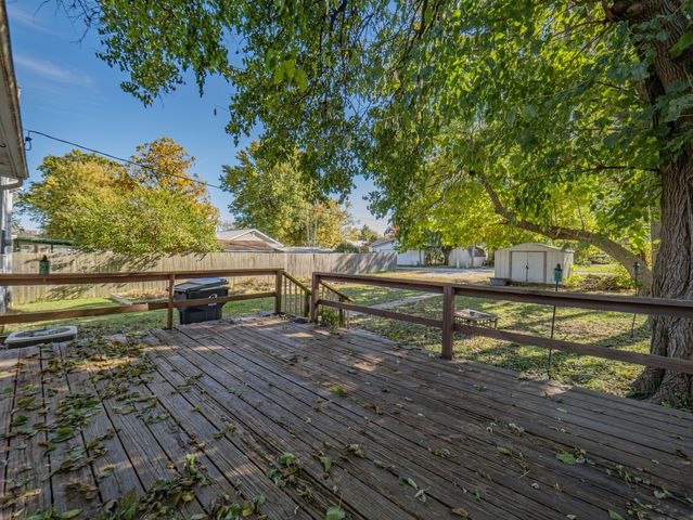 310 E CARPENTER ST, Moberly, MO 65270