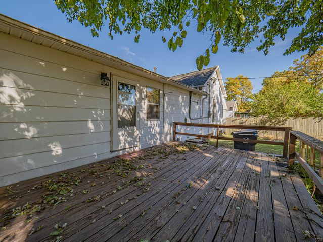 310 E CARPENTER ST, Moberly, MO 65270