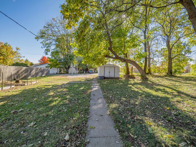 310 E CARPENTER ST, Moberly, MO 65270