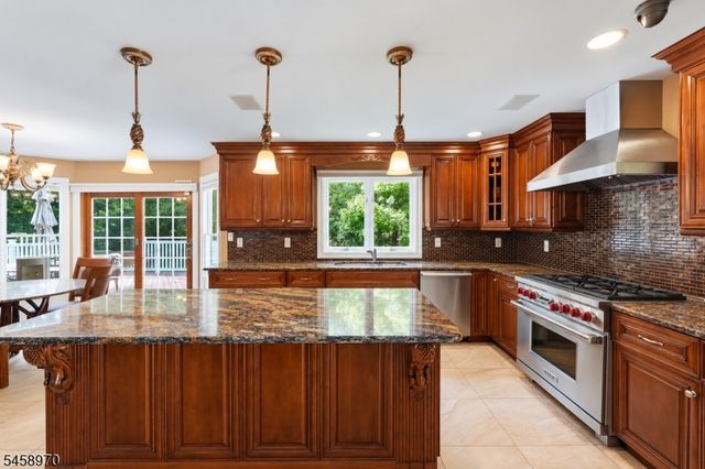 3 Alexandria Dr, East Hanover Twp., NJ 07936