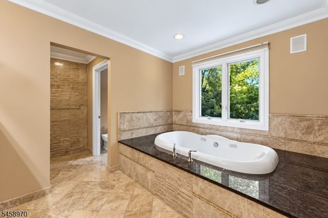 3 Alexandria Dr, East Hanover Twp., NJ 07936