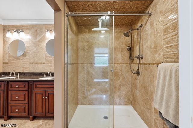 3 Alexandria Dr, East Hanover Twp., NJ 07936