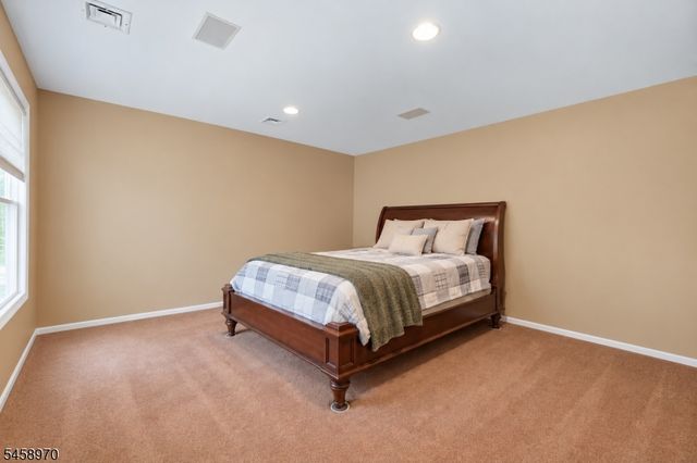 3 Alexandria Dr, East Hanover Twp., NJ 07936