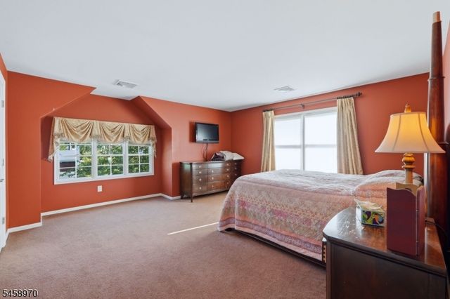 3 Alexandria Dr, East Hanover Twp., NJ 07936