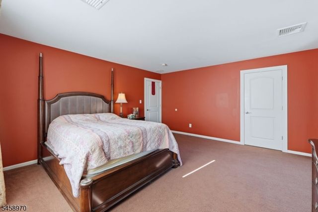 3 Alexandria Dr, East Hanover Twp., NJ 07936
