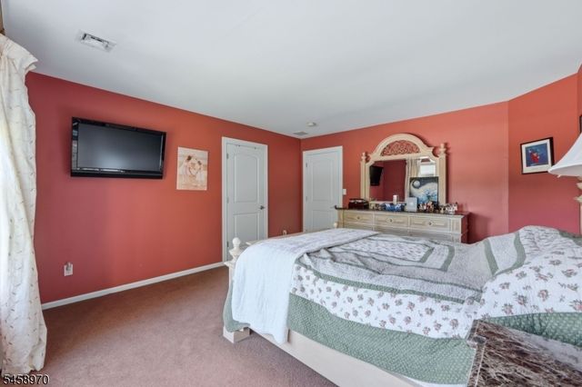 3 Alexandria Dr, East Hanover Twp., NJ 07936