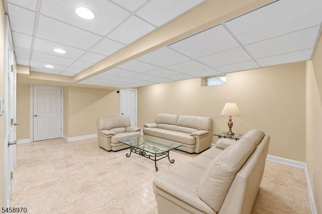 3 Alexandria Dr, East Hanover Twp., NJ 07936