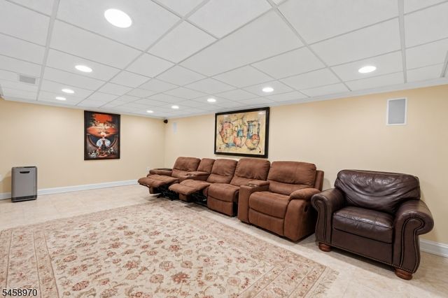 3 Alexandria Dr, East Hanover Twp., NJ 07936