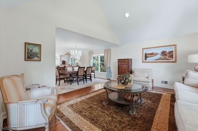 3 Alexandria Dr, East Hanover Twp., NJ 07936