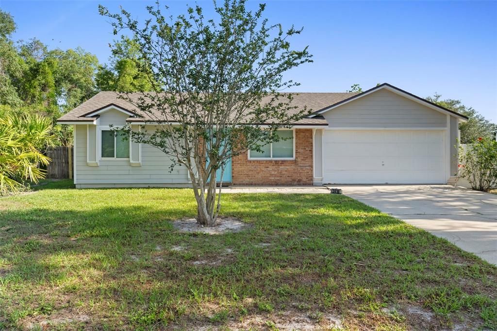 Image 1 of property listing at 2416 CANDLEWICK STREET, Deltona, FL 32738