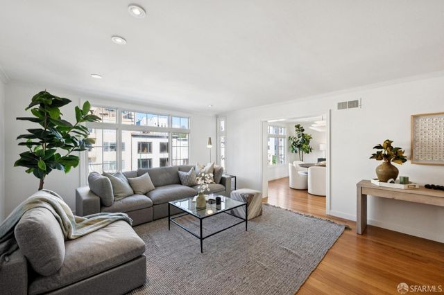 1961 California Street, San Francisco, CA 94109