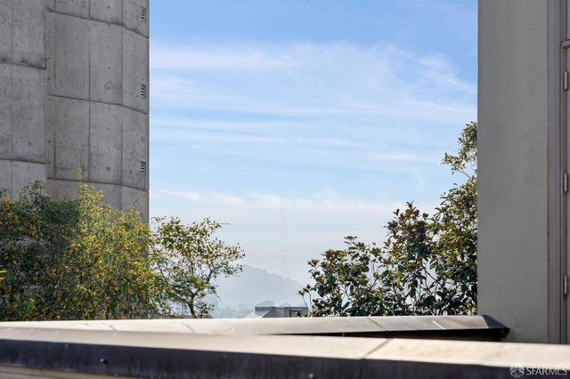 1961 California Street, San Francisco, CA 94109