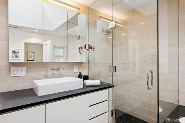 1961 California Street, San Francisco, CA 94109