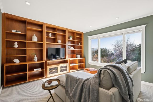 1961 California Street, San Francisco, CA 94109