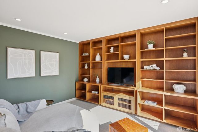 1961 California Street, San Francisco, CA 94109