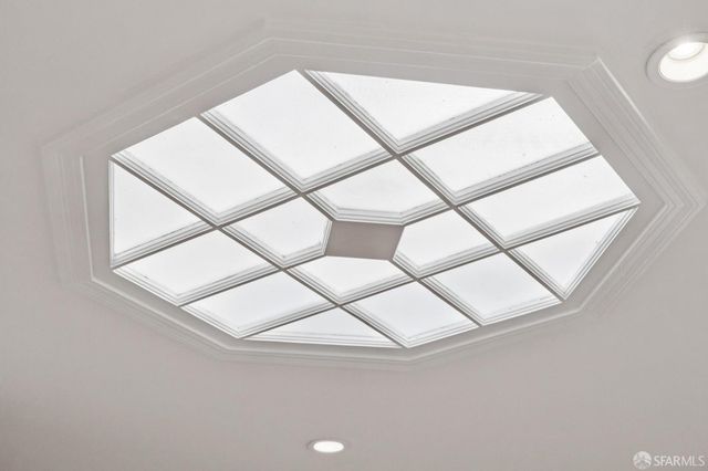 1961 California Street, San Francisco, CA 94109