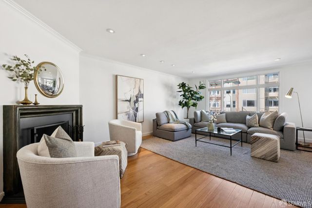 1961 California Street, San Francisco, CA 94109