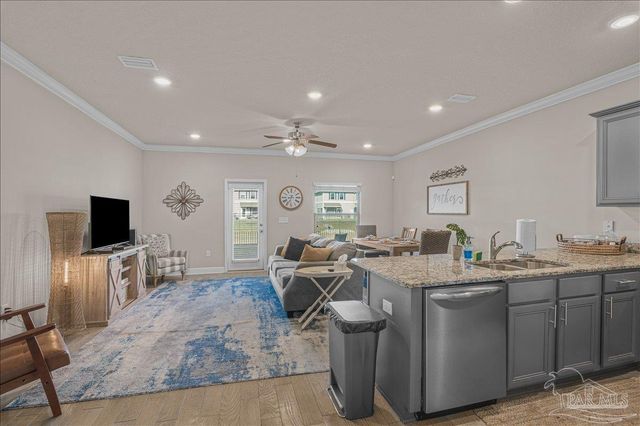 353 S E St, Pensacola, FL 32502