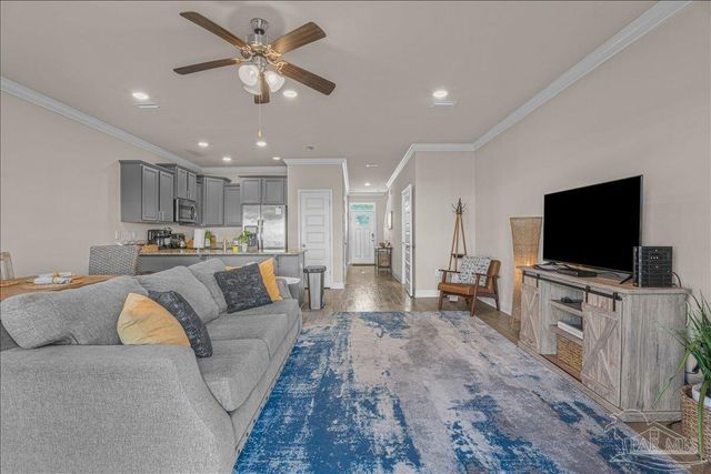 353 S E St, Pensacola, FL 32502