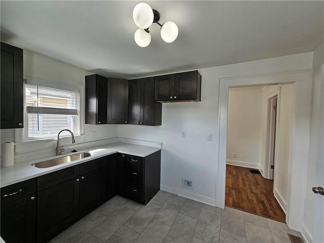 1229 E 24th Avenue, North Kansas City, MO 64116