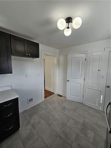 1229 E 24th Avenue, North Kansas City, MO 64116