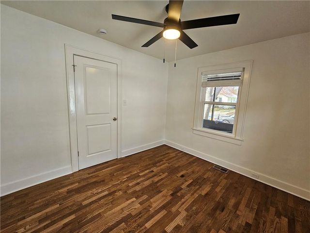 1229 E 24th Avenue, North Kansas City, MO 64116