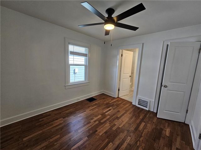 1229 E 24th Avenue, North Kansas City, MO 64116