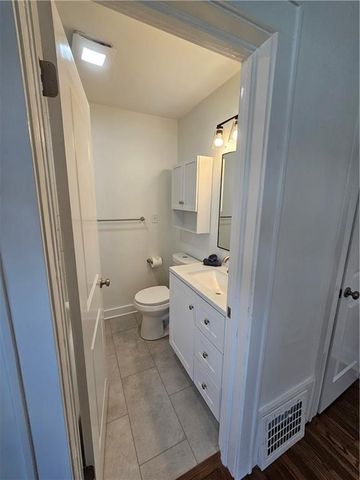 1229 E 24th Avenue, North Kansas City, MO 64116